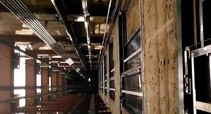 Mujer falleció al desprenderse el ascensor en un hotel