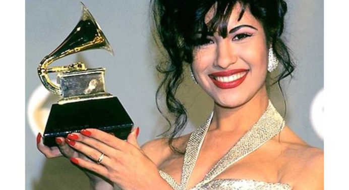 A 28 años de su partida, Selena sigue viva «como una flor»