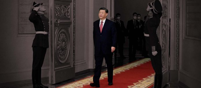Xi Jinping tiende la mano pero se prepara para la guerra