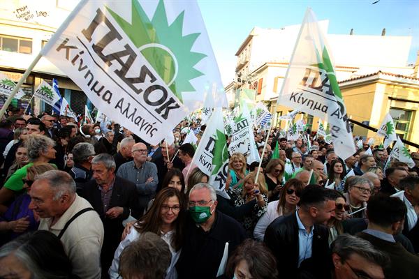 Unos 10 millones de griegos están convocados mañana a la urnas