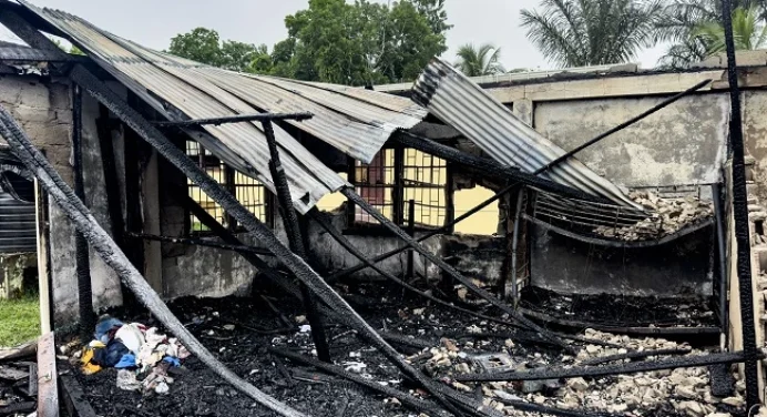 Adolescente será juzgada por las 19 muertes registradas en incendio en Guyana