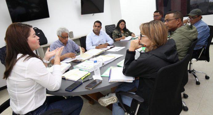 Alcaldesa Ana Fuentes sigue iluminando sectores con el programa Maturín Brilla