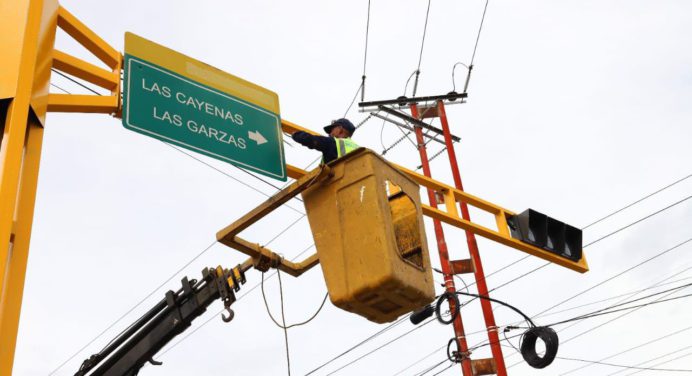 Alcaldía de Maturín instala sistema de semáforos inteligentes en Las Cayenas