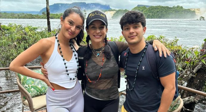 Así luce el hijo trans de la cantante Karina en su visita a Canaima