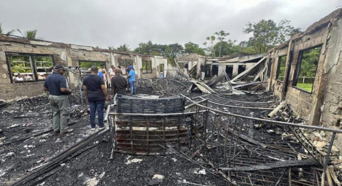 Trágico incendio en escuela de Guyana fue provocado