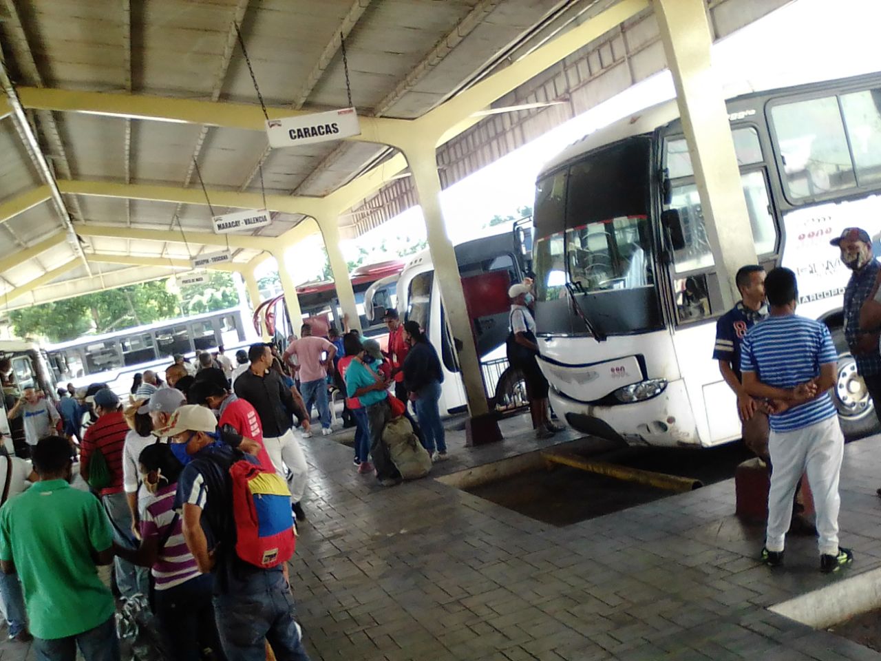 Los usuarios de la ruta Caripe-Maturín piden que no falte el combustible, pues se quedan sin buses para llegar a su destino