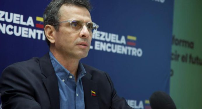 Capriles promete salario mínimo de 250 a 400 dólares si gana las presidenciales