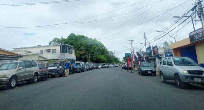 Cola para surtir gasolina en Las Cocuizas daba la vuelta al Porvenir