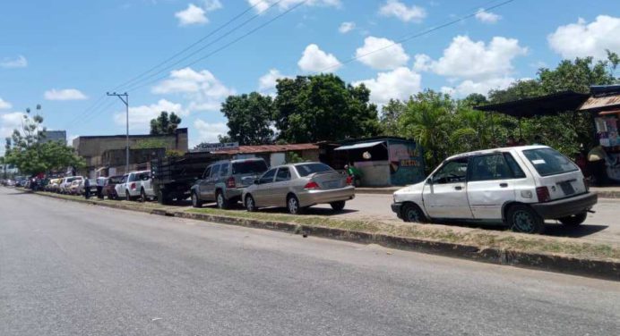 Conductores cansados por escasez de combustible en Monagas