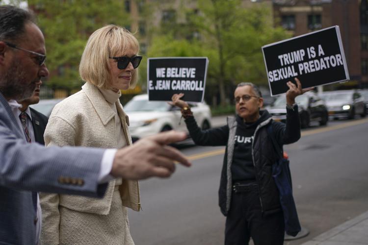 Donald Trump debe pagar a Carroll una suma de 5 millones de dólares
