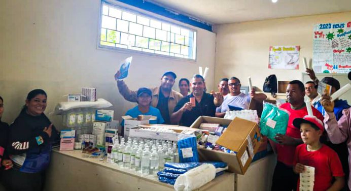 Dotan de insumos médicos a consultorio popular de Los Barrancos de Fajardo