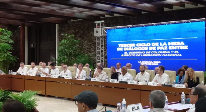 Gobierno de Colombia y el ELN abren el tercer ciclo de diálogo en Cuba