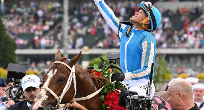 ¡Histórico! Venezolanos Javier Castellano y Gustavo Delgado ganan el Kentucky Derby con Mage