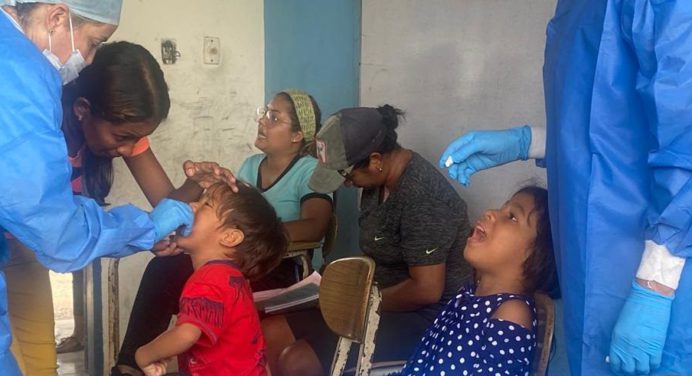 Infantes del sector 4 de Febrero recibieron atención médico-asistencial