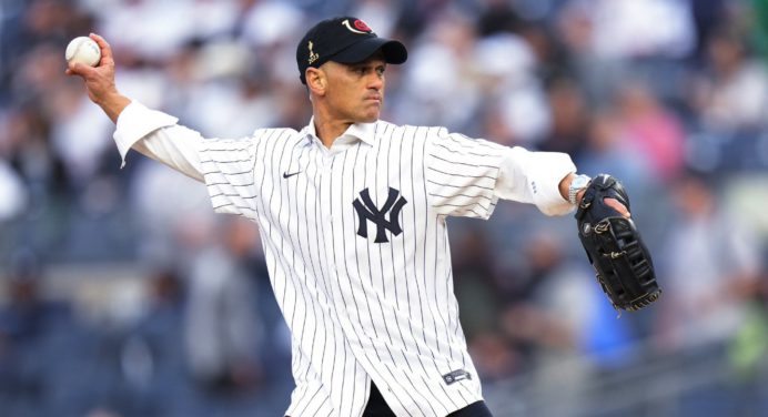 Jinete criollo Javier Castellano realizó el primer lanzamiento en el Yankees vs. Oakland