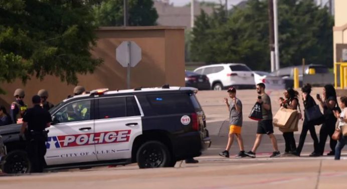 Tiroteo en centro comercial en Texas deja 9 muertos y varios heridos