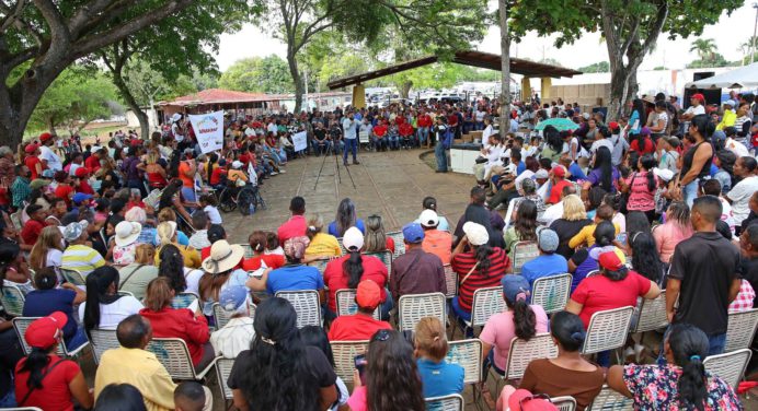 Luna lleva a comunas de Ezequiel Zamora dotación para mejorar servicios de salud y agua