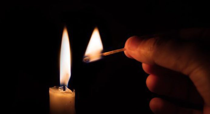 Madres pasaron su día sin luz en Los Guaritos