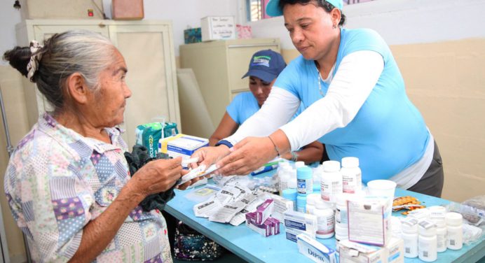 Más de mil 200 personas fueron atendidas en jornada médico social en Punceres