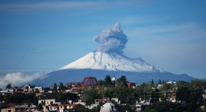 México eleva nivel de alerta por volcán Popocatépetl