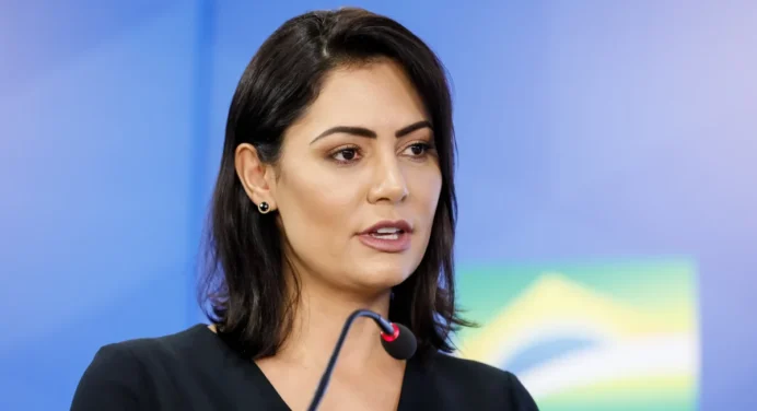 Michelle Bolsonaro pide acabar con norma que promueve a la mujer en política