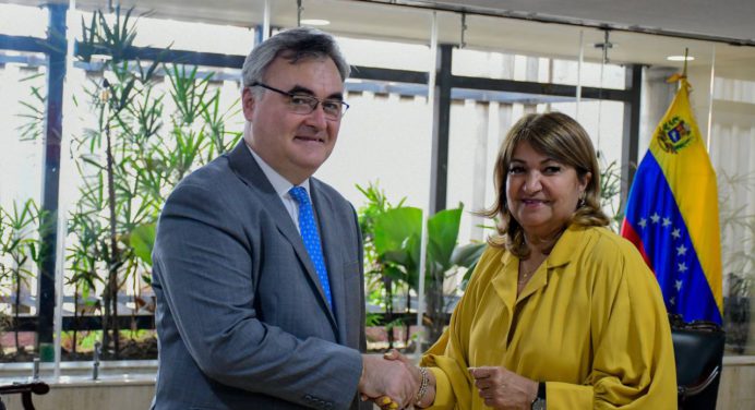 Ministra Santaella y embajador de Rusia evalúan acuerdos educativos