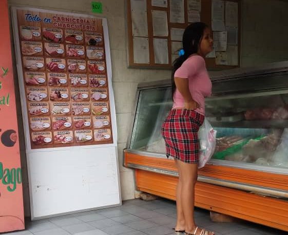Los maturineses están comprando menos pollo y carne por los altos precios