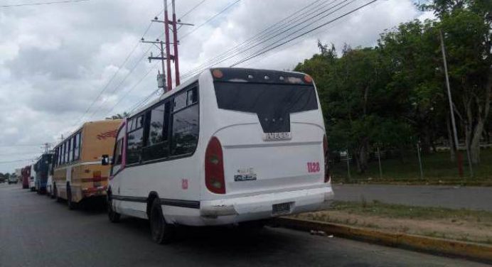 Racionan número de unidades de transporte en estación de servicio de Maturín