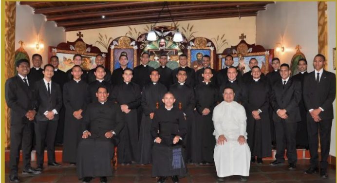 Seminario San Pablo Apóstol se prepara para celebración del domingo familiar