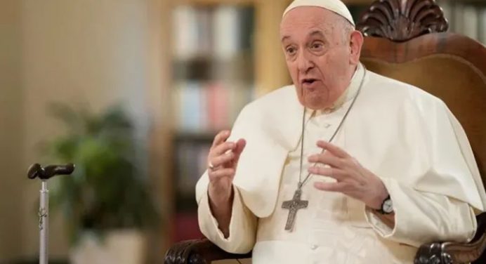 ¡Siguen lo problemas de salud! El papa suspende su agenda del día por presentar fiebre