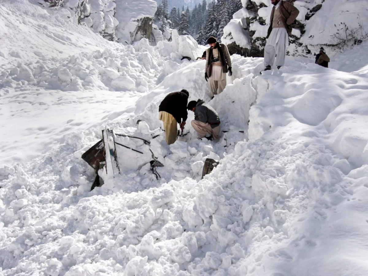 ¡Trágico! Al menos nueve muertos y 25 heridos en una avalancha en el norte de Pakistán