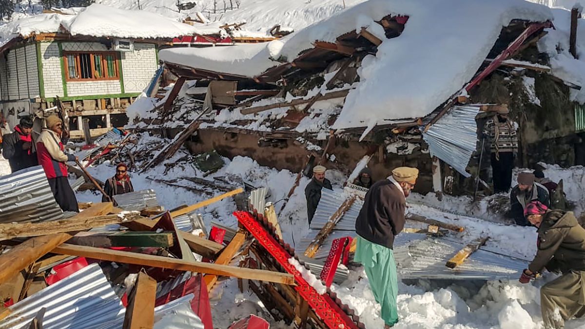 ¡Tragedia en Pakistán! Al menos nueve muertos y 25 heridos en una avalancha