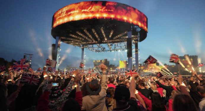 Un gran concierto en Windsor y miles de fiestas celebraron la coronación del Rey Carlos III