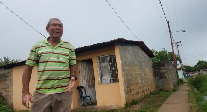 Vecinos de Prados del Sur exigen asfaltado, alumbrado y seguridad