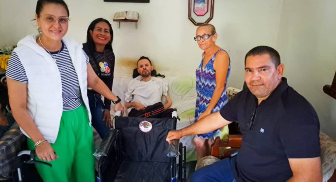Alcalde Maldonado entregó sillas de ruedas solicitadas por el 1×10 del Buen Gobierno