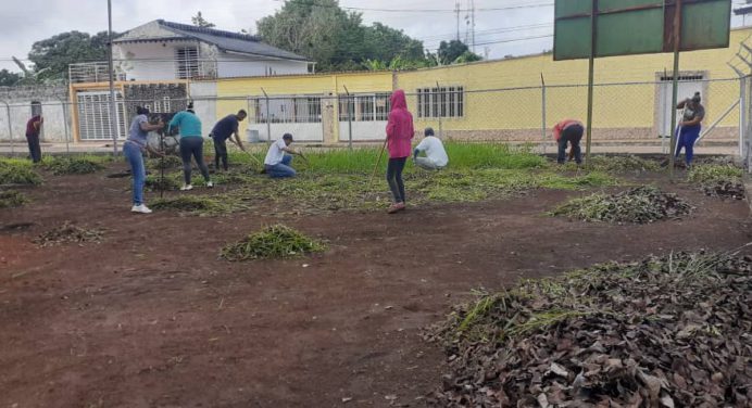 Alcaldía de Ezequiel Zamora activa cuadrilla de limpieza para centros de salud