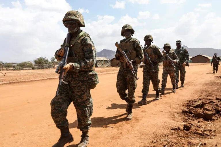 ataque yihadista deja al menos 41 muertos en una escuela en uganda laverdaddemonagas.com uganda militaresjpg 768x512 1