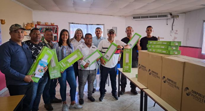 Atienden servicios de electricidad y agua en Sotillo mediante 1×10 del Buen Gobierno