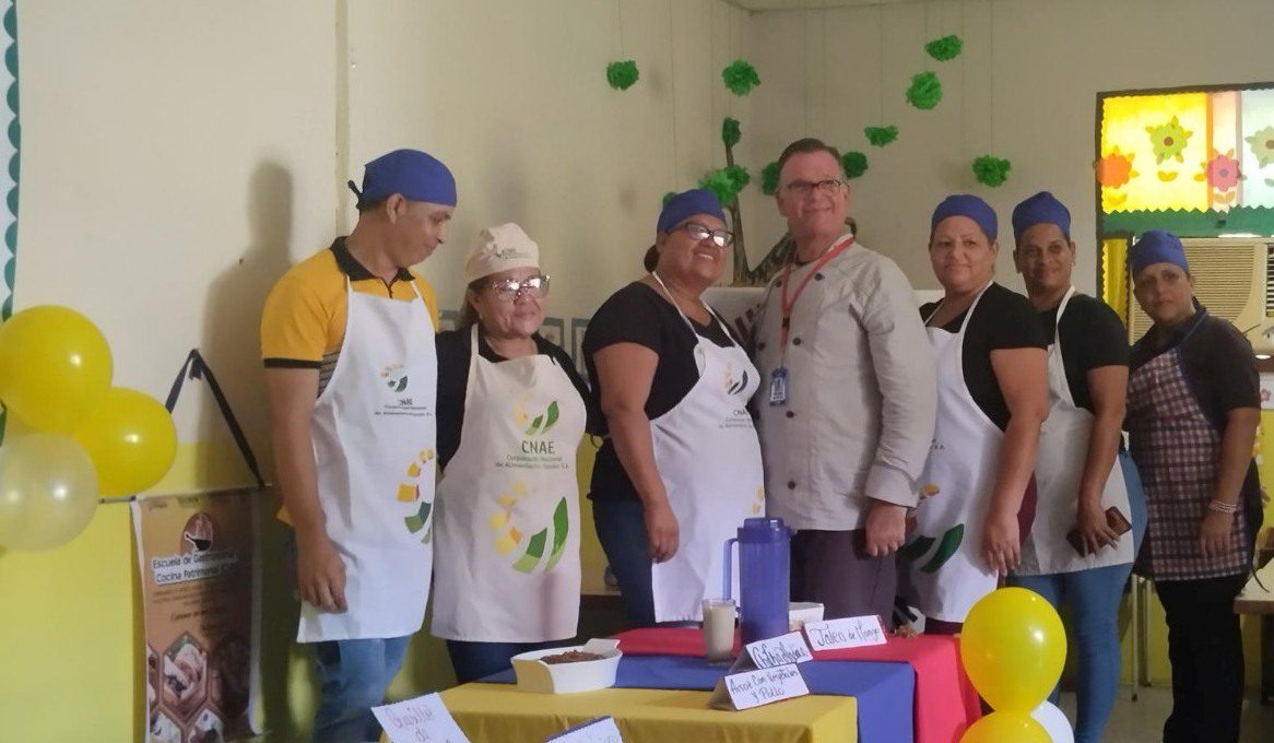 Chef Roger Luna ratificado como docente gastronómico por la Upel
