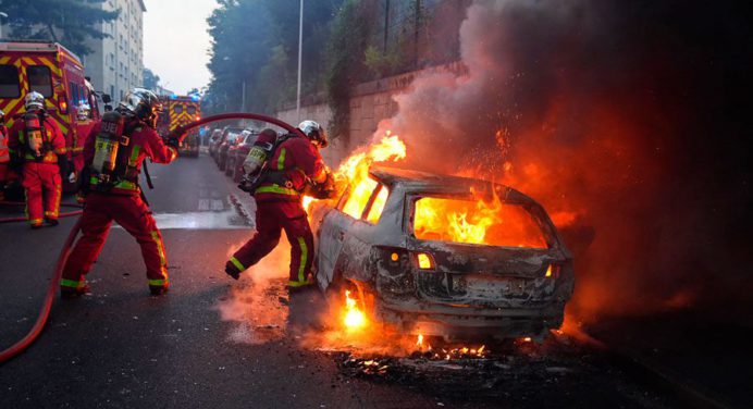 Disturbios llenos de violencia en París tras muerte de un joven a manos de la policía