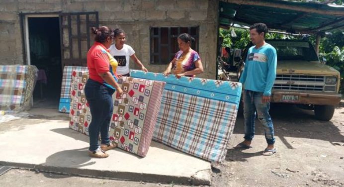 Entregan ayudas a familias afectadas por las lluvias en Caripito