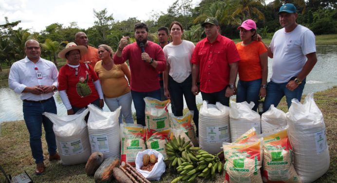 Entregan insumos agrícolas para la siembra de 600 hectáreas en Monagas