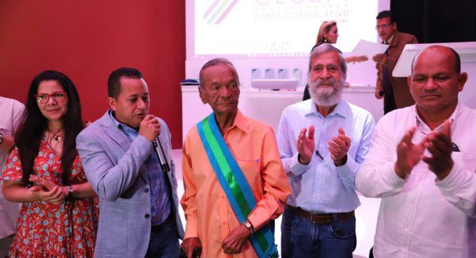 Ernesto Luna resalta labor de periodistas monaguenses en su día