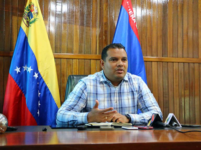 El gobernador de Falcón admitió fallas en a fallas en el Centro de Refinación Paraguaná (CRP).