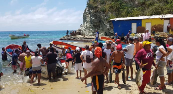 Familiares de pescadores de Choroní piden no abandonar búsqueda tras prohibición de zarpe