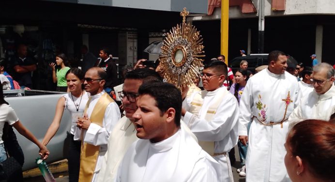 Feligresía de Monagas recorrió las calles por Corpus Christi