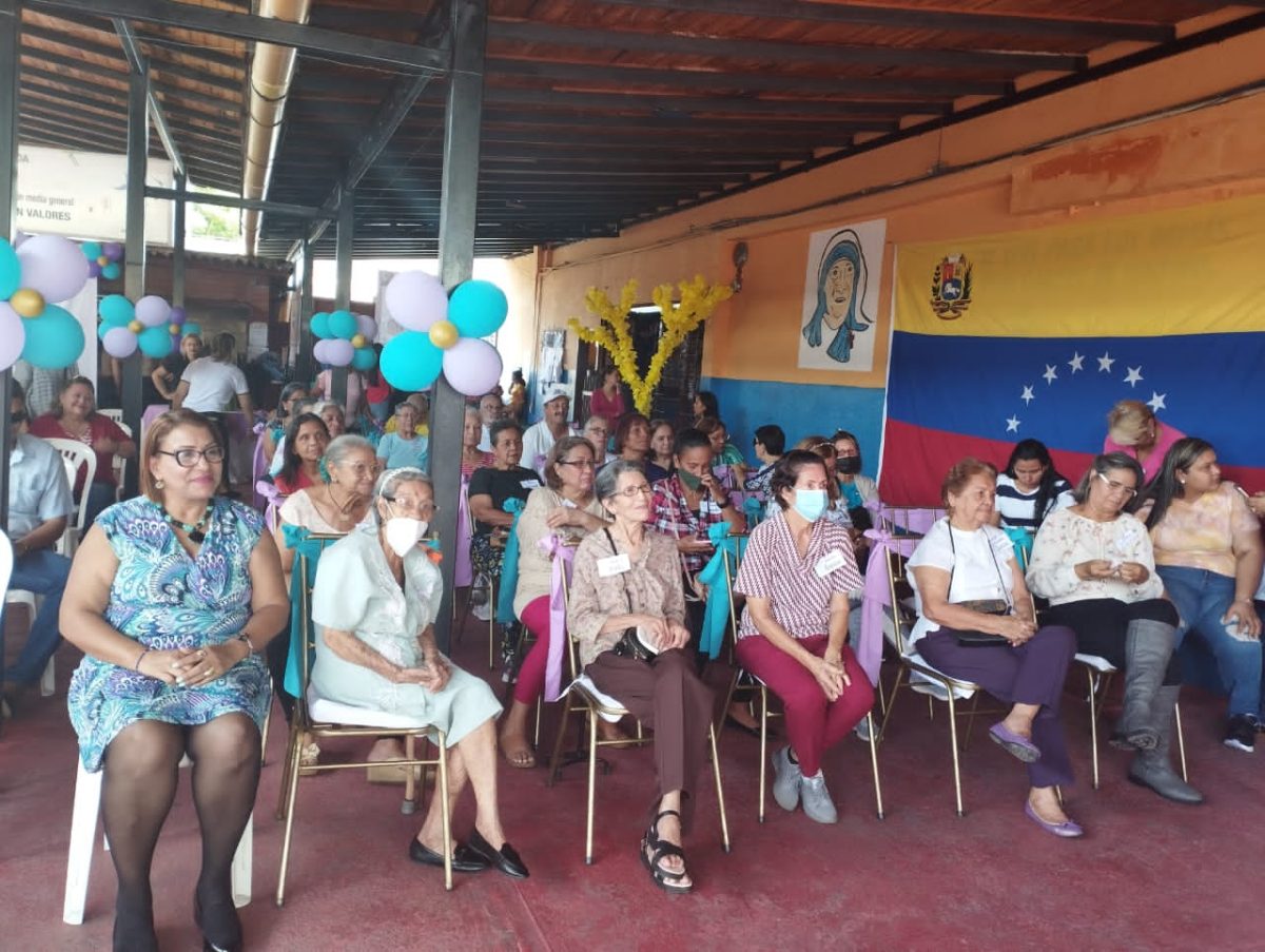 gobernador y sus ahijados de madre teresa de calcuta llevaron bienestar social a 40 abuelos laverdaddemonagas.com adultos3