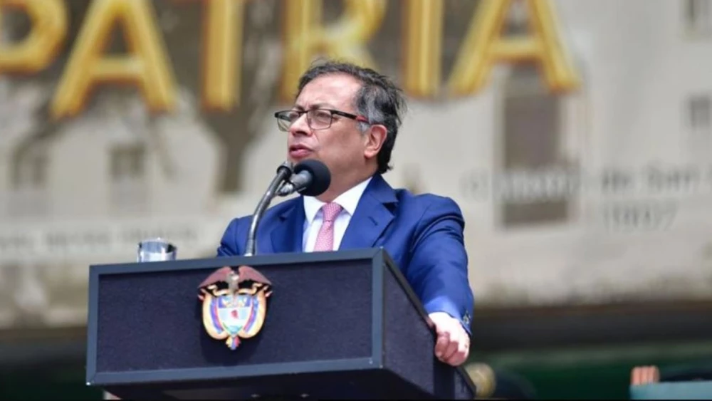 El presidente de Colombia anunció la salida del embajador en Venezuela