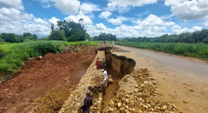 Inician rehabilitación de vialidad local Caicara – San Félix de Cantalicio