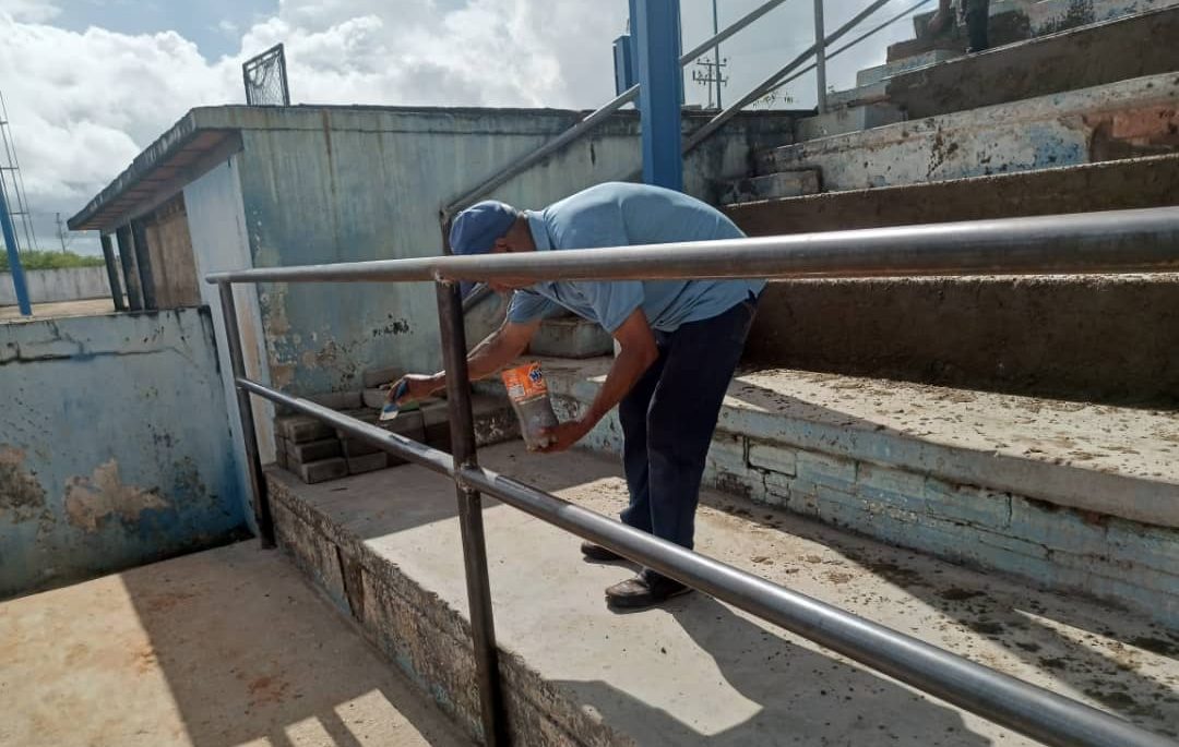 Inframonagas trabaja a toda máquina en la rehabilitación del estadio Las Comunales